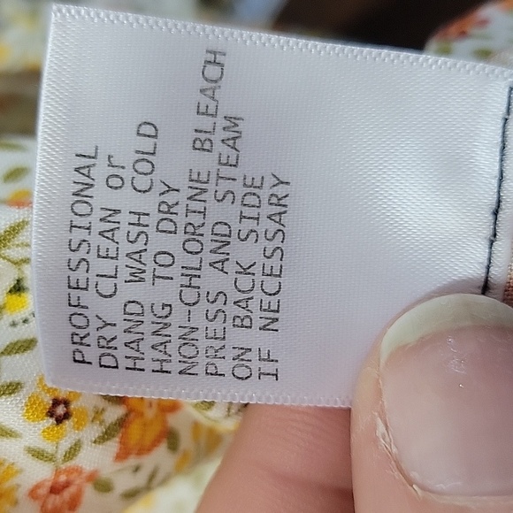 ava christine Pale Yellow & Orange Floral V-Neck 3/4 Sleeve Top Small - Picture 6 of 6